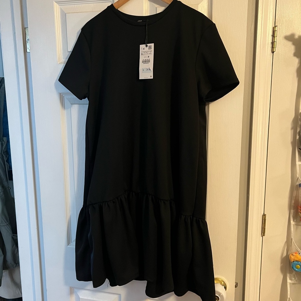 Zara Shift Dress ruffle bottom XL